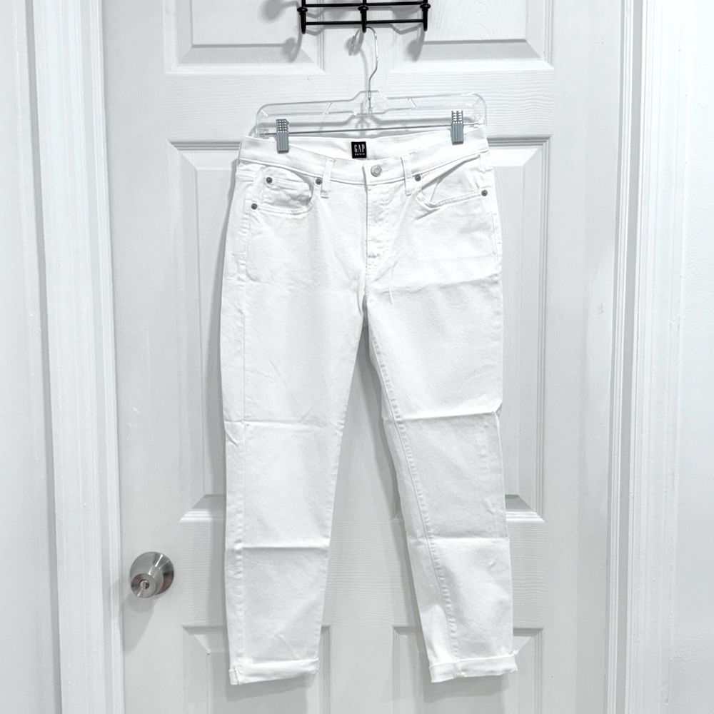 GAP White Skinny Jeans with Pockets – Size 28